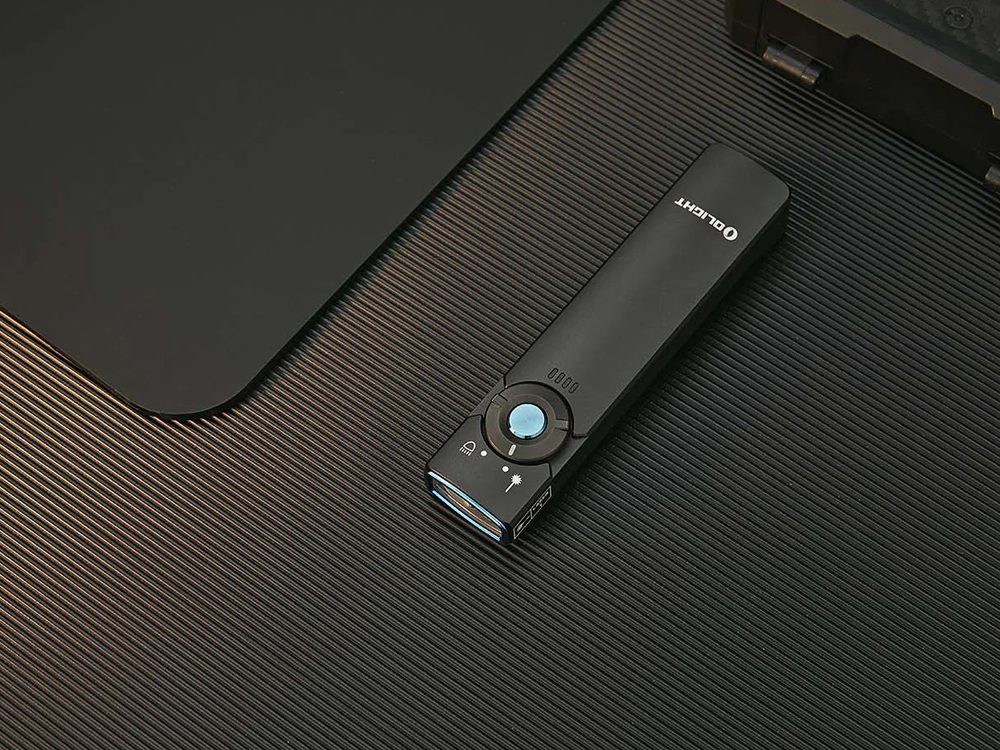 Olight Arkfeld Cool White - Image 9