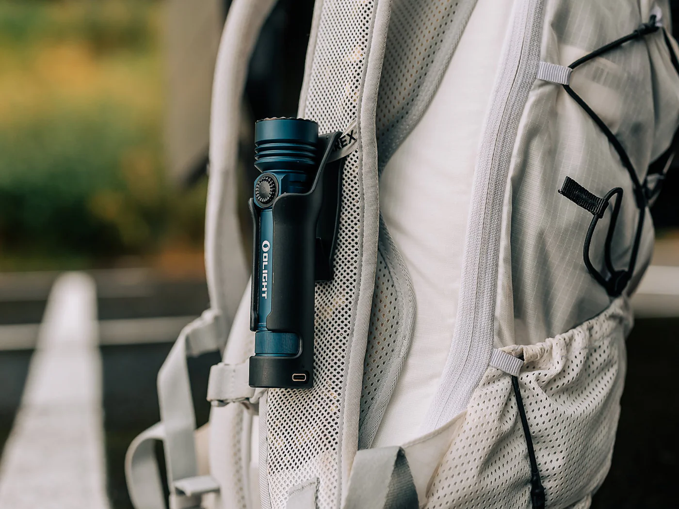 Olight Seeker 4 Pro Midnight Blue - Image 8